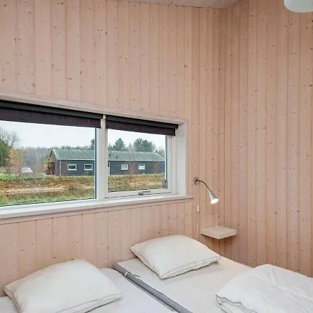 Hébergement de vacances 10 Person In Glesborg Fjellerup Strand
